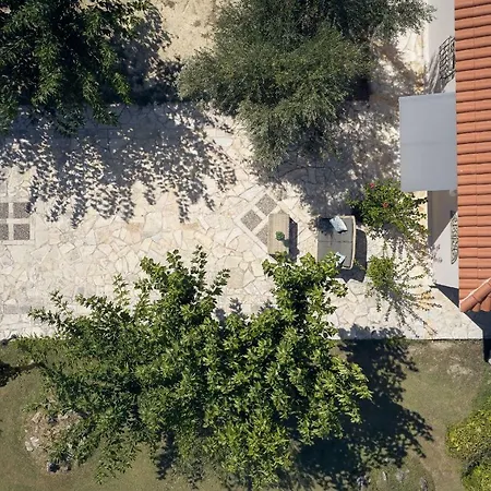 Loukia's House - Cozy Family Escape, By Zantewize